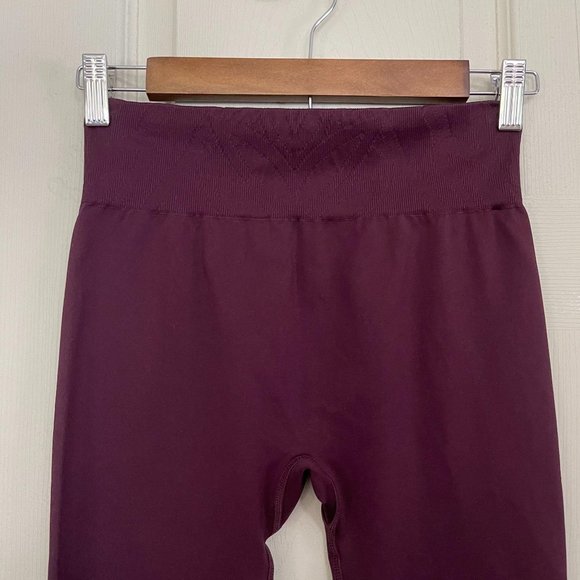 Aerie Chill Play Move Womens Maroon High Rise Seamless Perforated Legging Medium - Picture 4 of 9